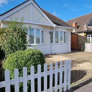 Cosy Bournemouth Holiday home